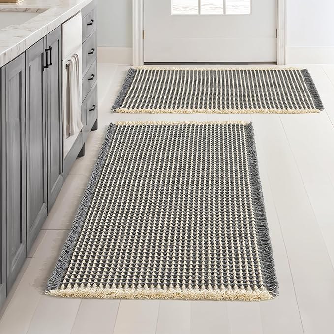 Checkered waffle bath mat